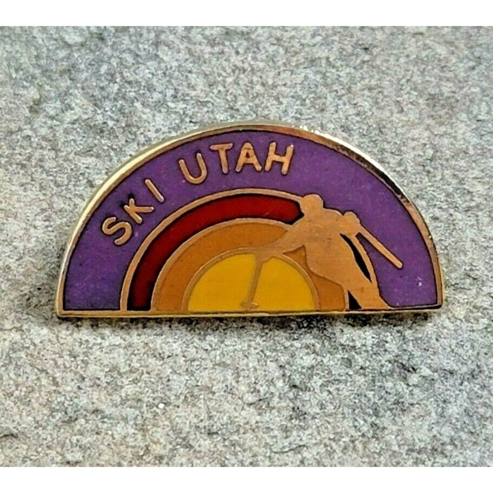 SKI UTAH Purple Rainbow Skier Resorts Ski Vintage Souvenir Travel Lapel Hat Pin